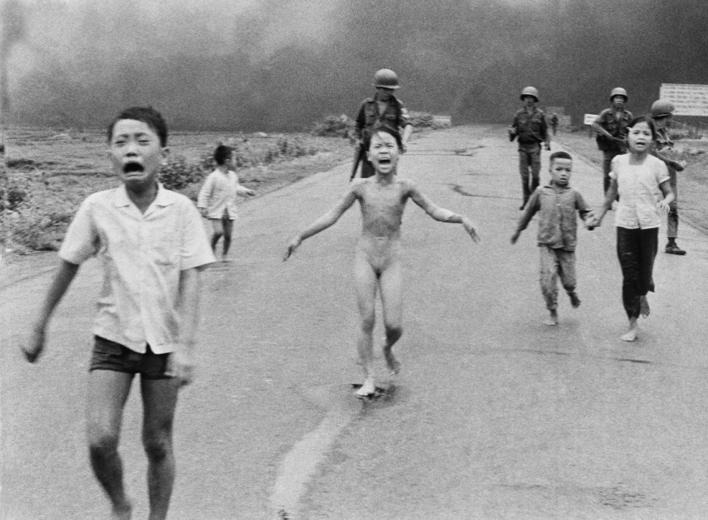 Image result for 9-year old naked girl, saigon photo, 1972